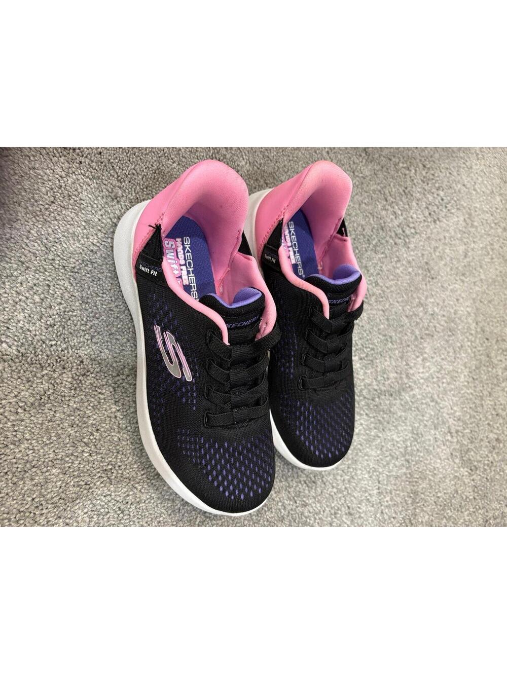 Girls size 1 Skechers slip ins